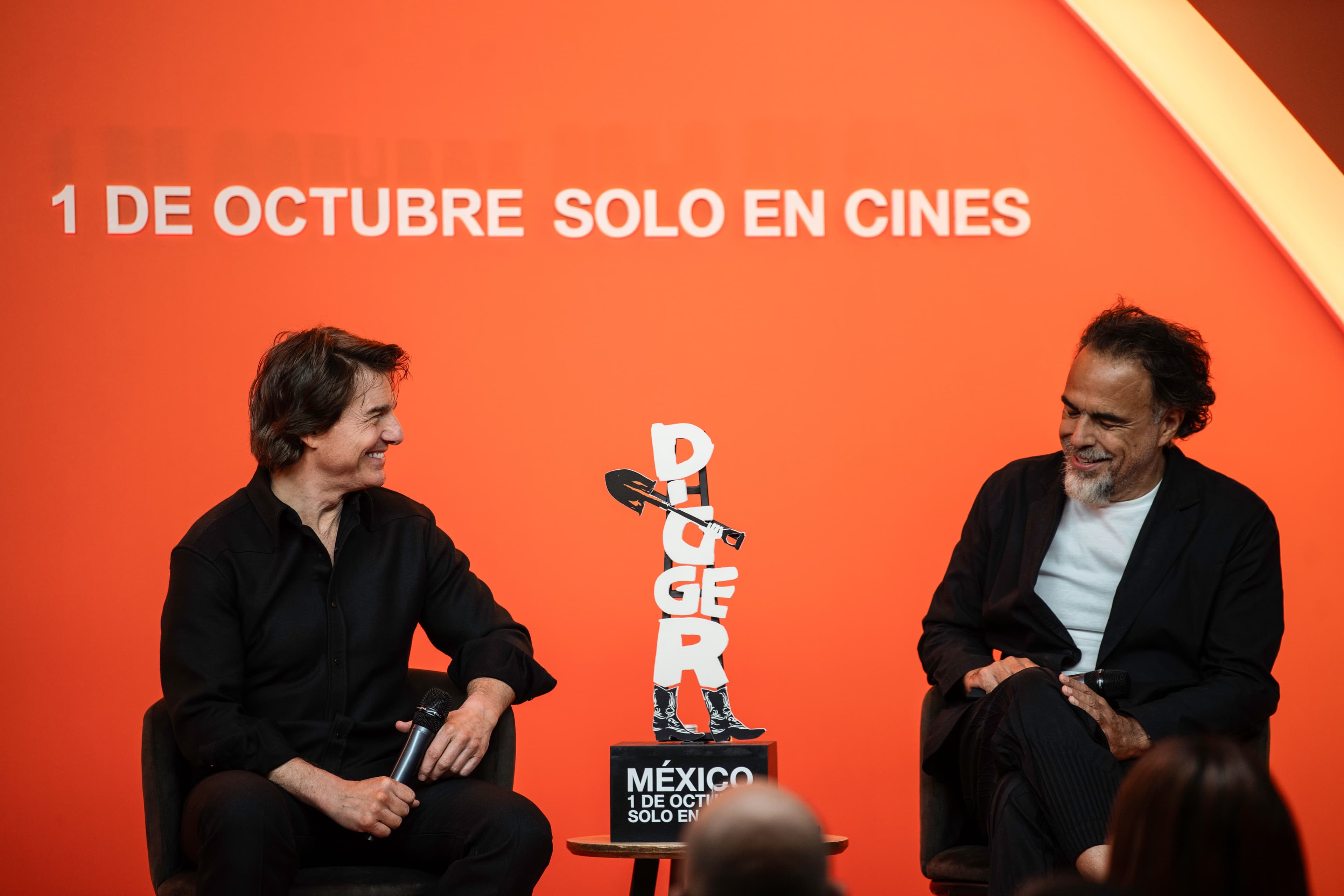 El actor Tom Cruise y el director Alejandro González Iñárritu en la conferencia de prensa de 'Digger' en la Ciudad de México en septiembre de 2026